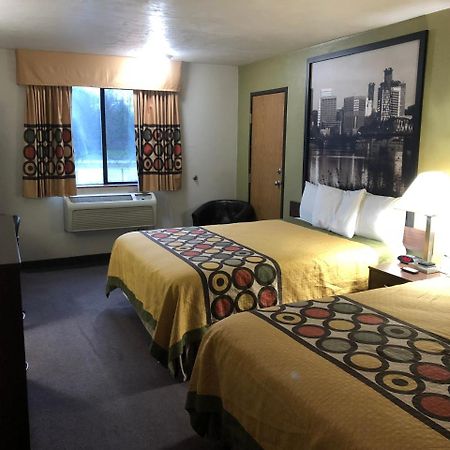 Super 8 By Wyndham Salem Hotel ภายนอก รูปภาพ
